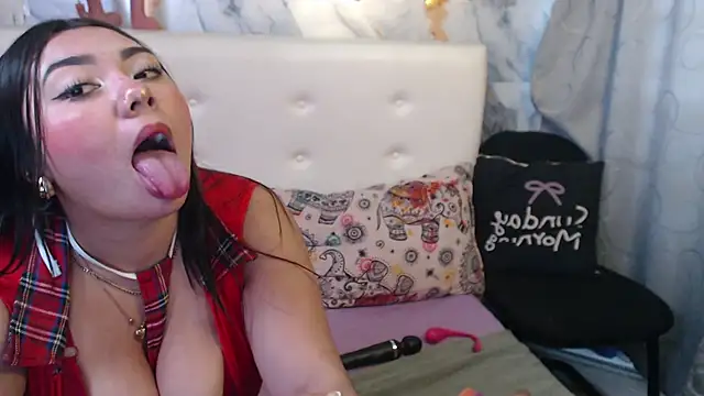 nicolelewllss - Nicolelewllss's free webcam - UK Sex Cams