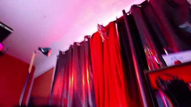 MistressSlut1 webcam