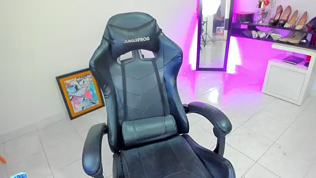 bellaflaming - BellaFlaming's free webcam - UK Sex Cams