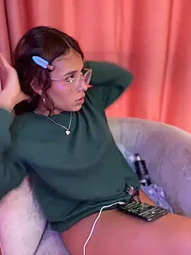 Webcam Model (Rylia)  is live.Free join now!