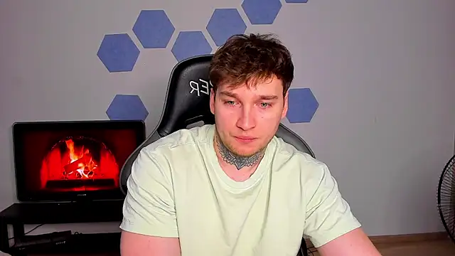 chris_tyson (M young) - cum show