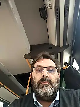 necroforo (M mature) - Senza masturbarmi e venire fino al goal