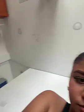 sscarleth_ (F young) - hey