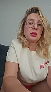 Webcam Model (MariaRichi_)  is live.Free join now!