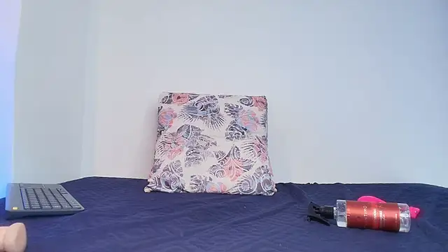 abril_milf11 - Abril_milf11's free webcam