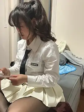 Molly-xiao live cam profile