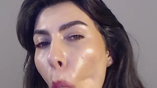 rebecaburns (F young) - strip/butplug/playpussy