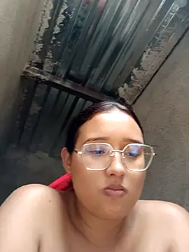 Webcam Model (young_dairy01)  is live.Free join now!