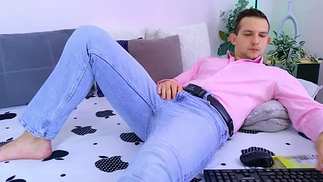 jimmy_doss (M young) - Hello ​guys! ​My ​balls ​so ​full! CUM!