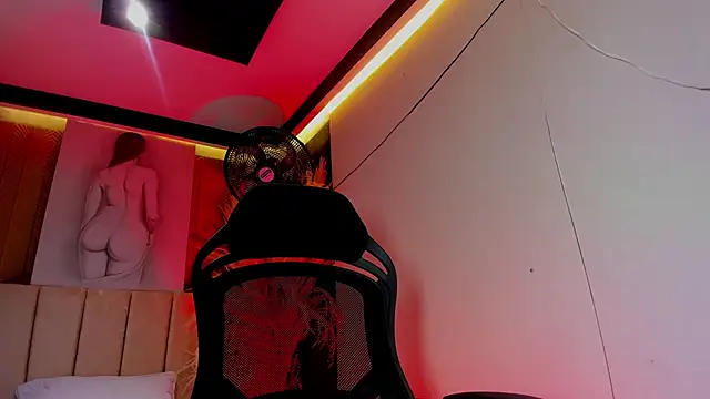 gemmabrown (F teen) - flash tits