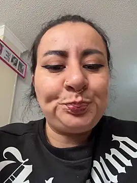 Webcam Model (Abril_Luv)  is live.Free join now!