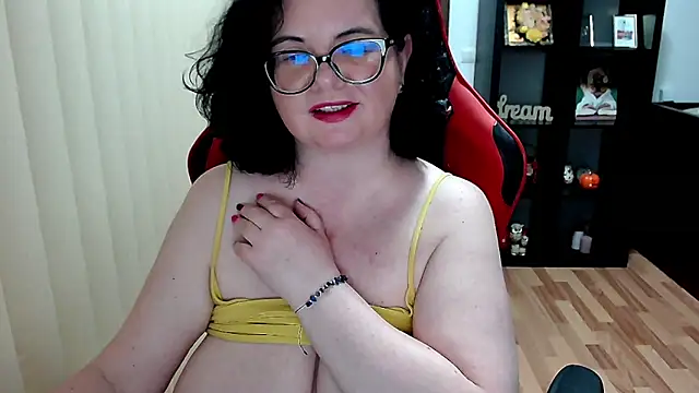 misstroublle - MissTroublle's free webcam