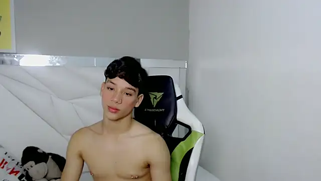 angelito_66 (M twink) - SHOW ME HOW FLEXIBLE YOU ARE