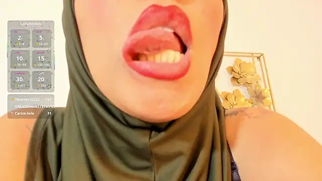 hanajameela (Ask my age) - Show feet and suck toes🦶🏻🔥