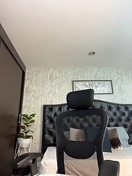 Lander_Cruz's live cam