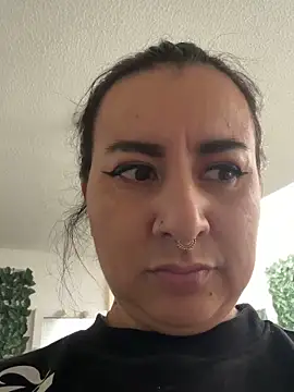 Webcam Model (Abril_Luv)  is live.Free join now!