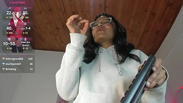 luna_velveth live sex cam