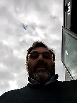 necroforo (M mature) - Senza masturbarmi e venire fino al goal