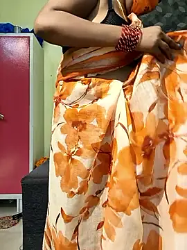 poly_bhabi (F milf) - Pussy oiling