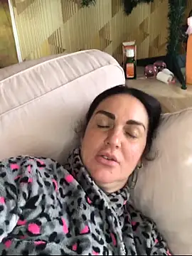 Webcam Model (Blanche-neige1)  is live.Free join now!