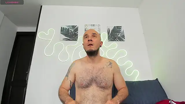 cintya_n_roger - Cintya_n_Roger's free webcam - UK Sex Cams