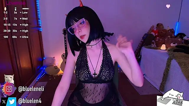 bluelen (F young) - 🐻☕rub pussy on panty🐻☕