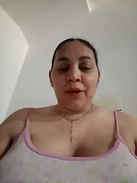 Webcam Model (MirandaSoto)  is live.Free join now!