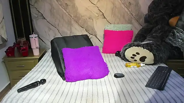 niyirey1 (F young) - FUCK ME HARD AND DEEP