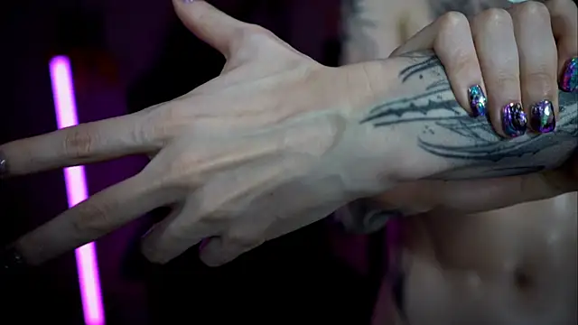 amywhitenessxx (F young) - make your dark Goddess CUM