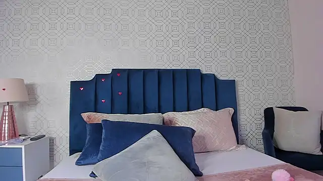 ashleythompson2025 - Ashleythompson2025's free webcam