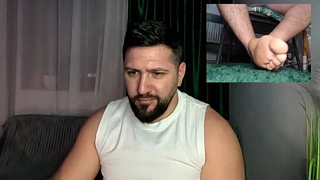 gold_alpha_boy (M young) - Who is the next King of the room?