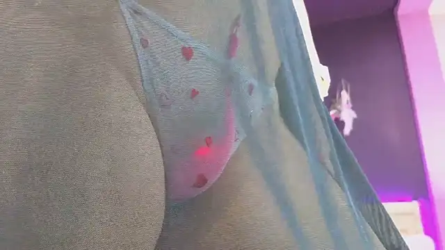 hungryforme (F milf) - 3 min toy control