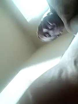 yellowwetfox (Ask my age) - Cum morning  wet  play