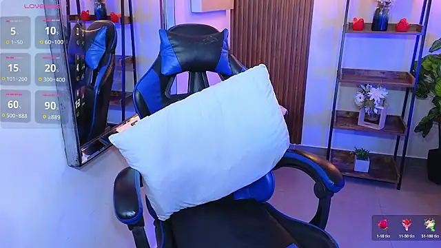 Kenya--Buhle live sex cam