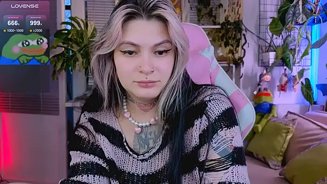 jelya_sg (F young) - very slobbery topless blowjob