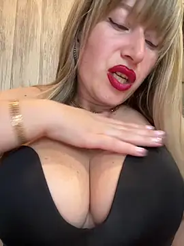 Webcam Model (Kittenforyou)  is live.Free join now!