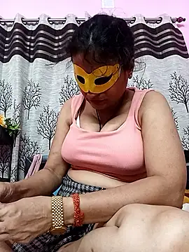 Webcam Model (Gullapi)  is live.Free join now!