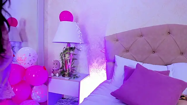 mia_montess (F teen) - SUCK YOUR DICK