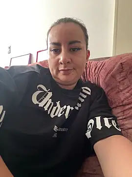 Webcam Model (Abril_Luv)  is live.Free join now!