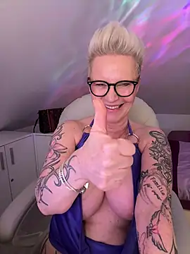 German_Milf live cam profile