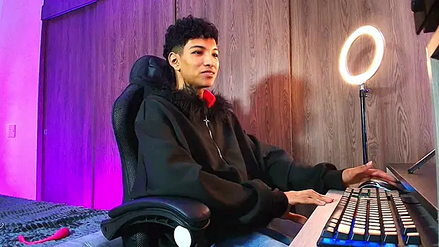 im_Usuga webcam stripchat model stream image