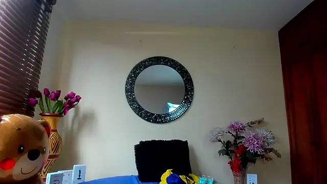 maye_milf_ - Maye_Milf_'s free webcam - UK Sex Cams