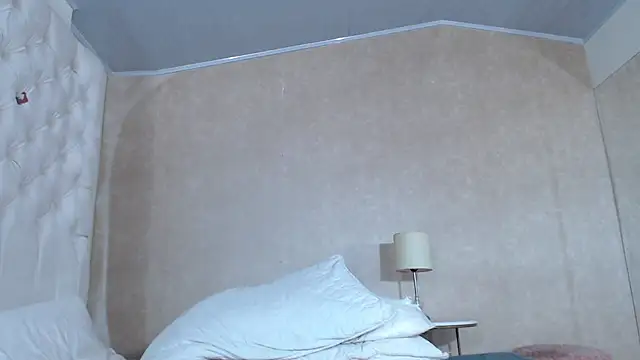 la_crespa_x (G young) - suck dildo in the middle of my tits