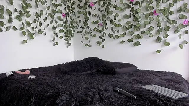 laurensmith9 - Laurensmith9's free webcam - UK Sex Cams