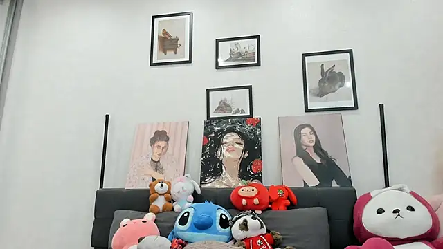 dolly_ll (F young) - Apply glossy lipsteak