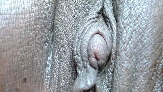 morenahott1 (F young) - squirt