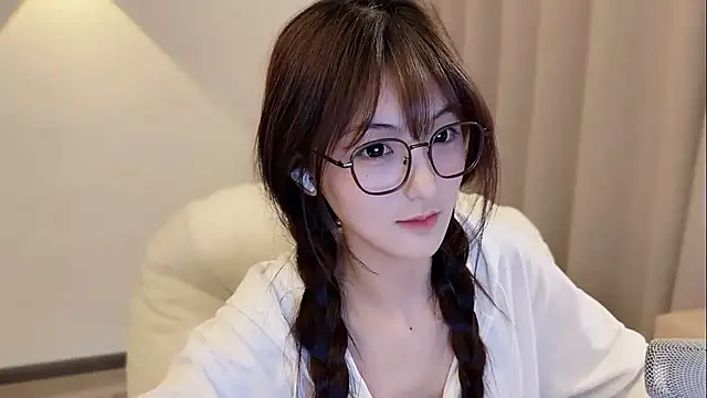 美女LH7在线直播