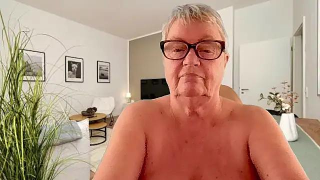 mystery-grandmother - Mystery-Grandmother's free webcam - UK Sex Cams