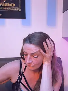 Webcam Model (Milf-Gabi)  is live.Free join now!