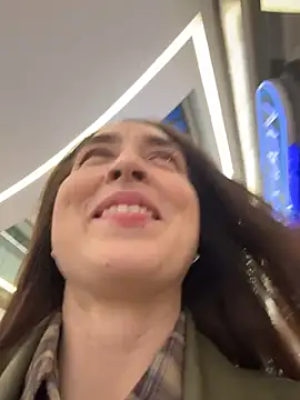 holly_play (F young) - Make me moan loudly in a cafe